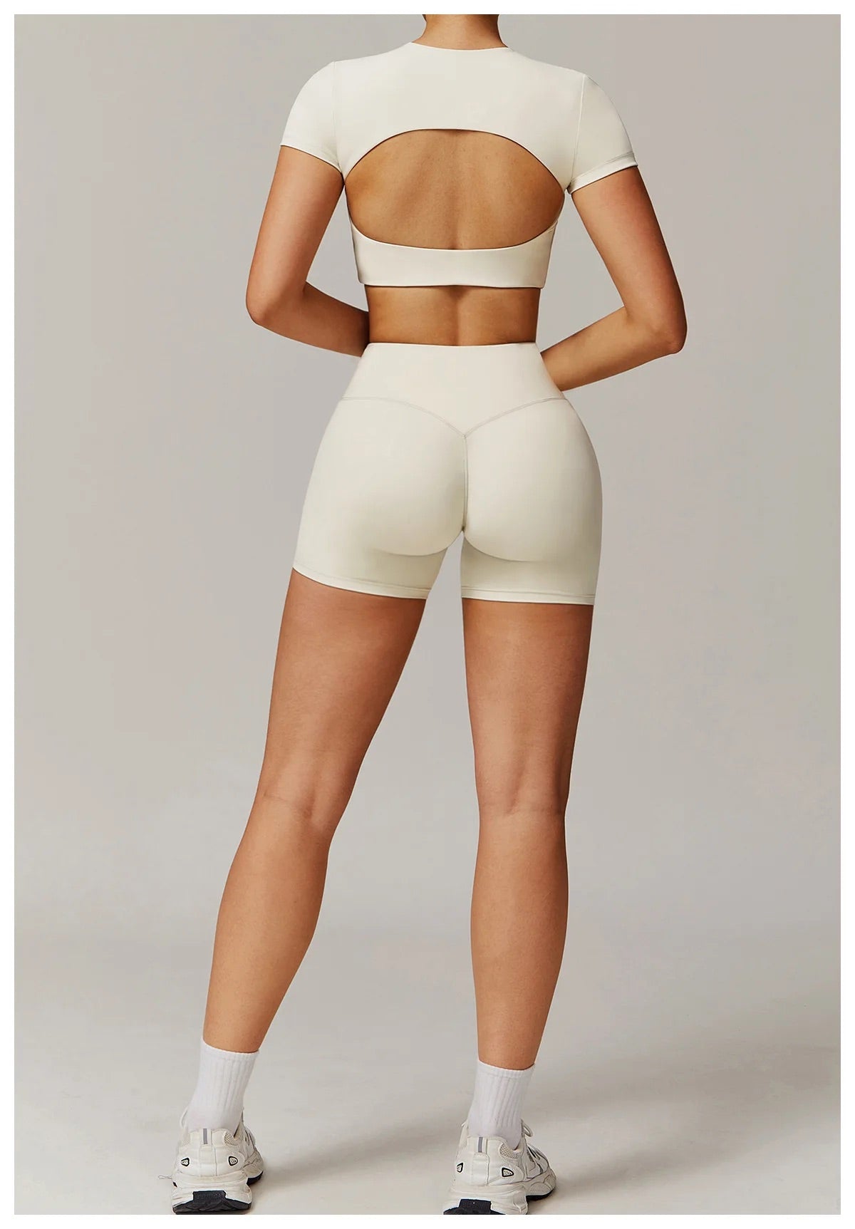 CYRA SET l | top and shorts | soft sense